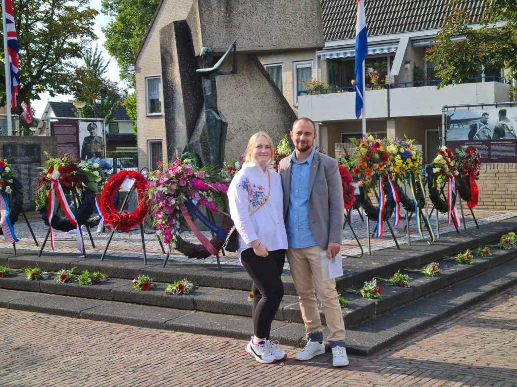 Vertegenwoordiging Poolse School Herdenking 2021 in Driel.